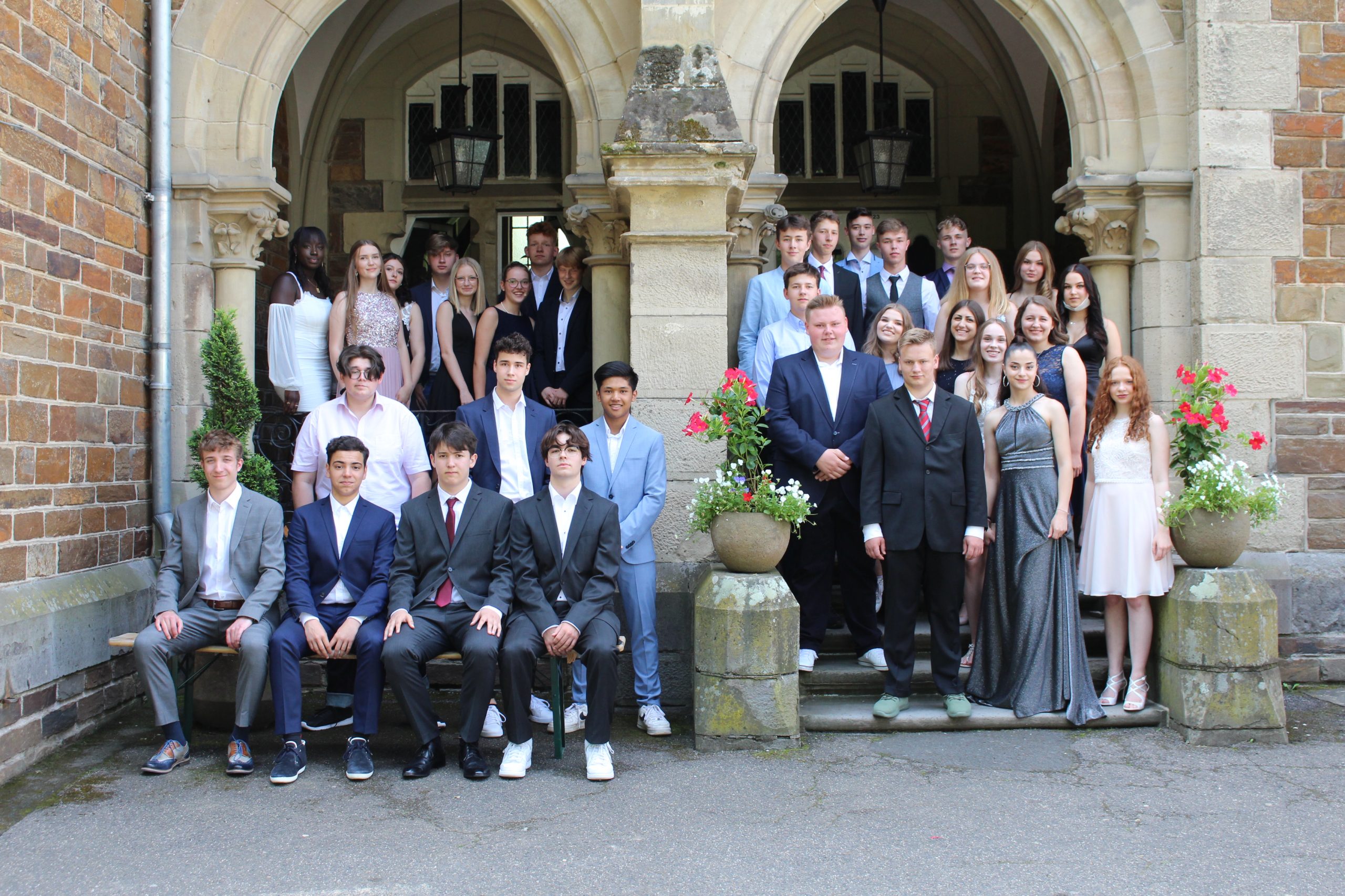 Schloss Hagerhof gratuliert seinen RealschulAbsolventinnen VDP